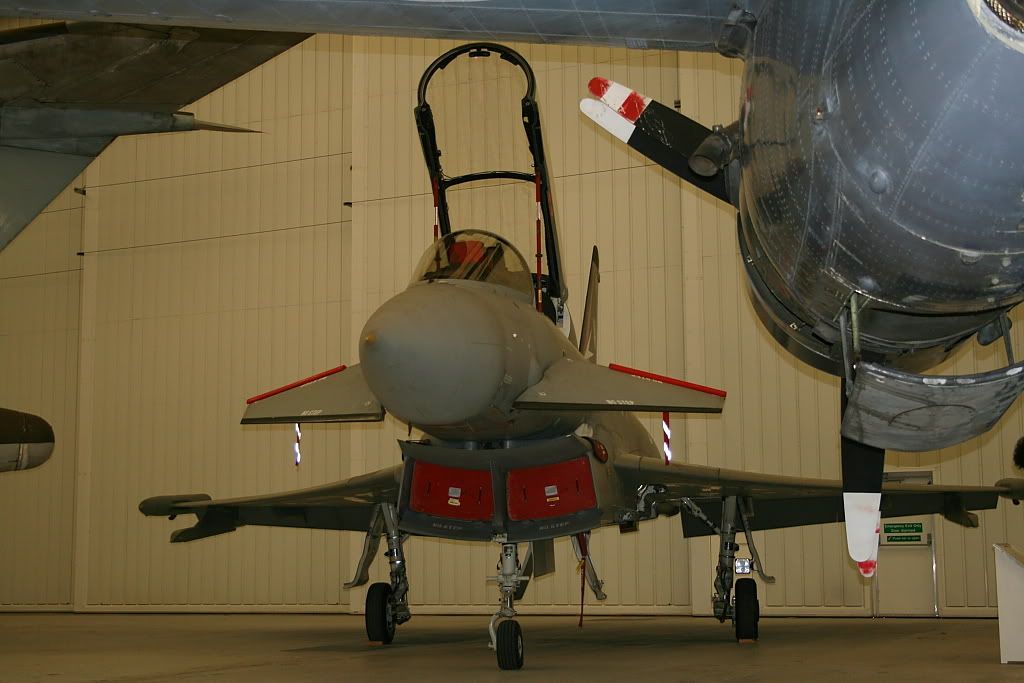 http://i627.photobucket.com/albums/tt355/kokpit2009/Duxford%20Pre%20Spring%201024/IMG_0326.jpg