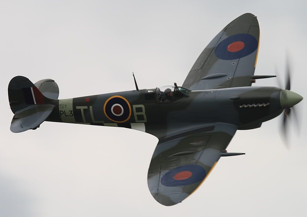 http://i627.photobucket.com/albums/tt355/kokpit2009/Duxford%20Pre%20Spring%201024/IMG_9745.jpg